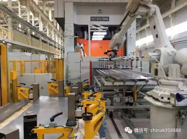 机床钣金自动化生产线的构建与效益评估(图1)